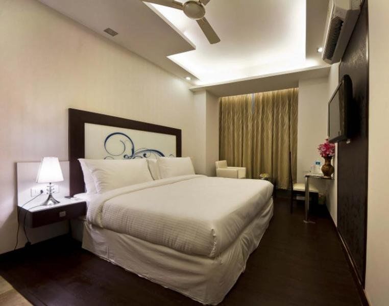 Hotel Pawan Plaza Near Sir Ganga Ram Hospital Делі Екстер'єр фото