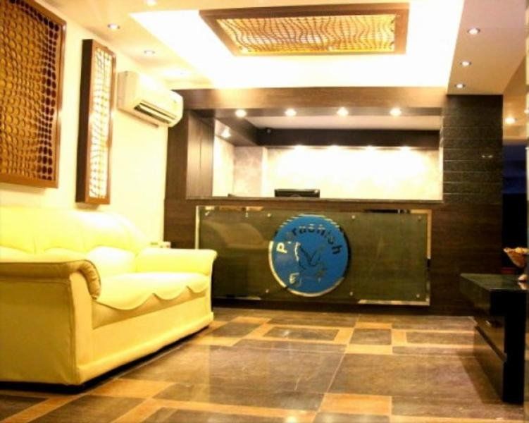 Hotel Pawan Plaza Near Sir Ganga Ram Hospital Делі Екстер'єр фото