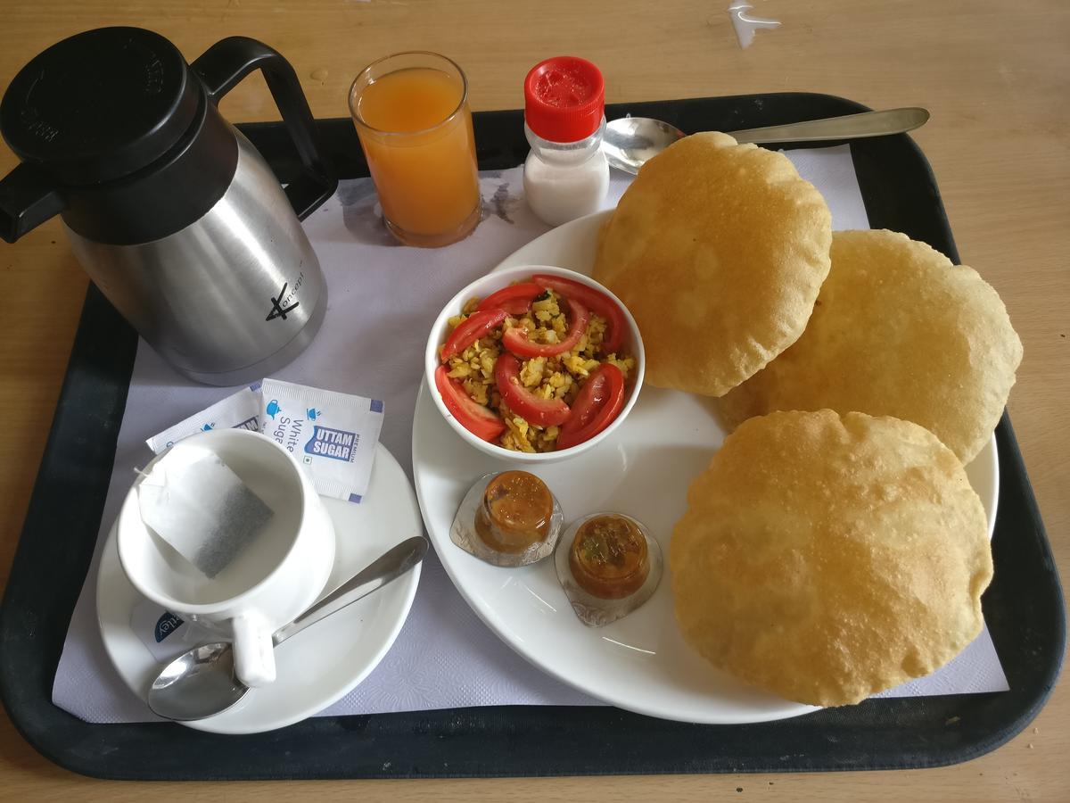 Hotel Pawan Plaza Near Sir Ganga Ram Hospital Делі Екстер'єр фото