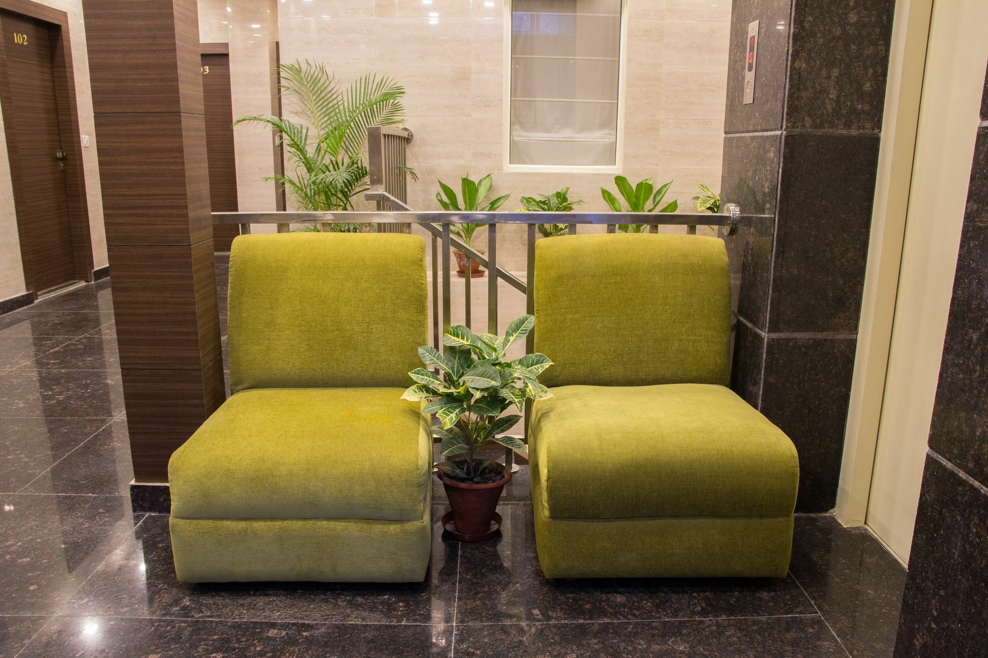 Hotel Pawan Plaza Near Sir Ganga Ram Hospital Делі Екстер'єр фото