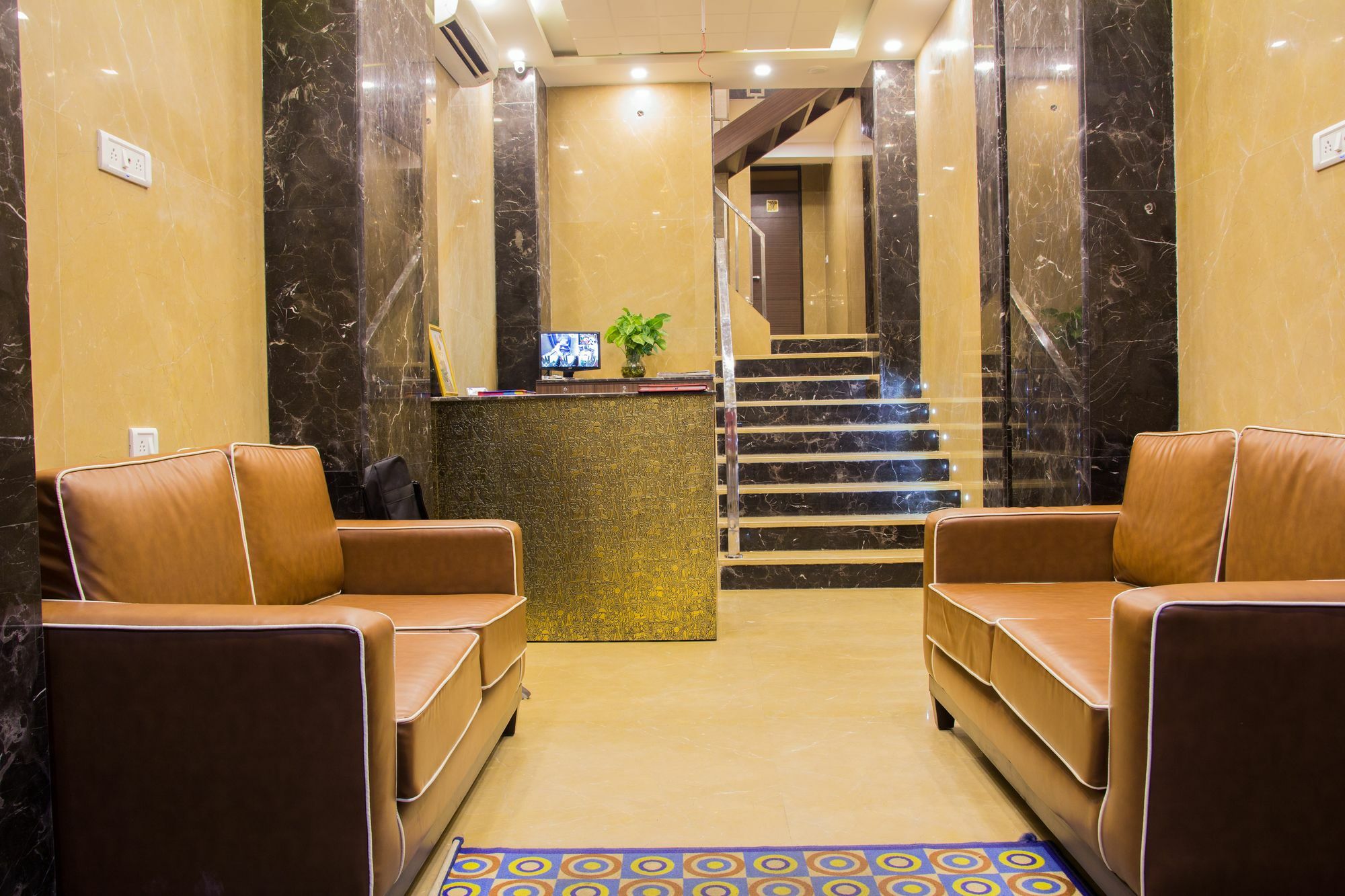 Hotel Pawan Plaza Near Sir Ganga Ram Hospital Делі Екстер'єр фото
