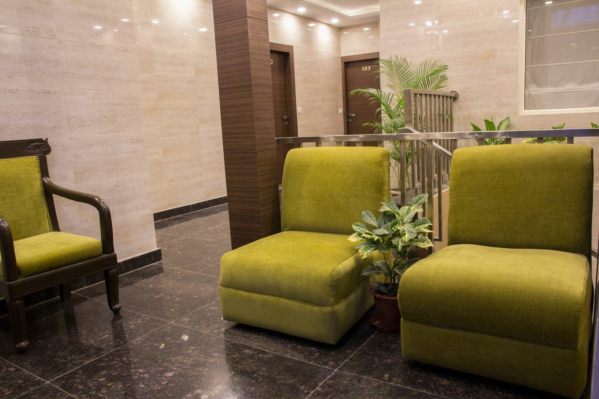 Hotel Pawan Plaza Near Sir Ganga Ram Hospital Делі Екстер'єр фото